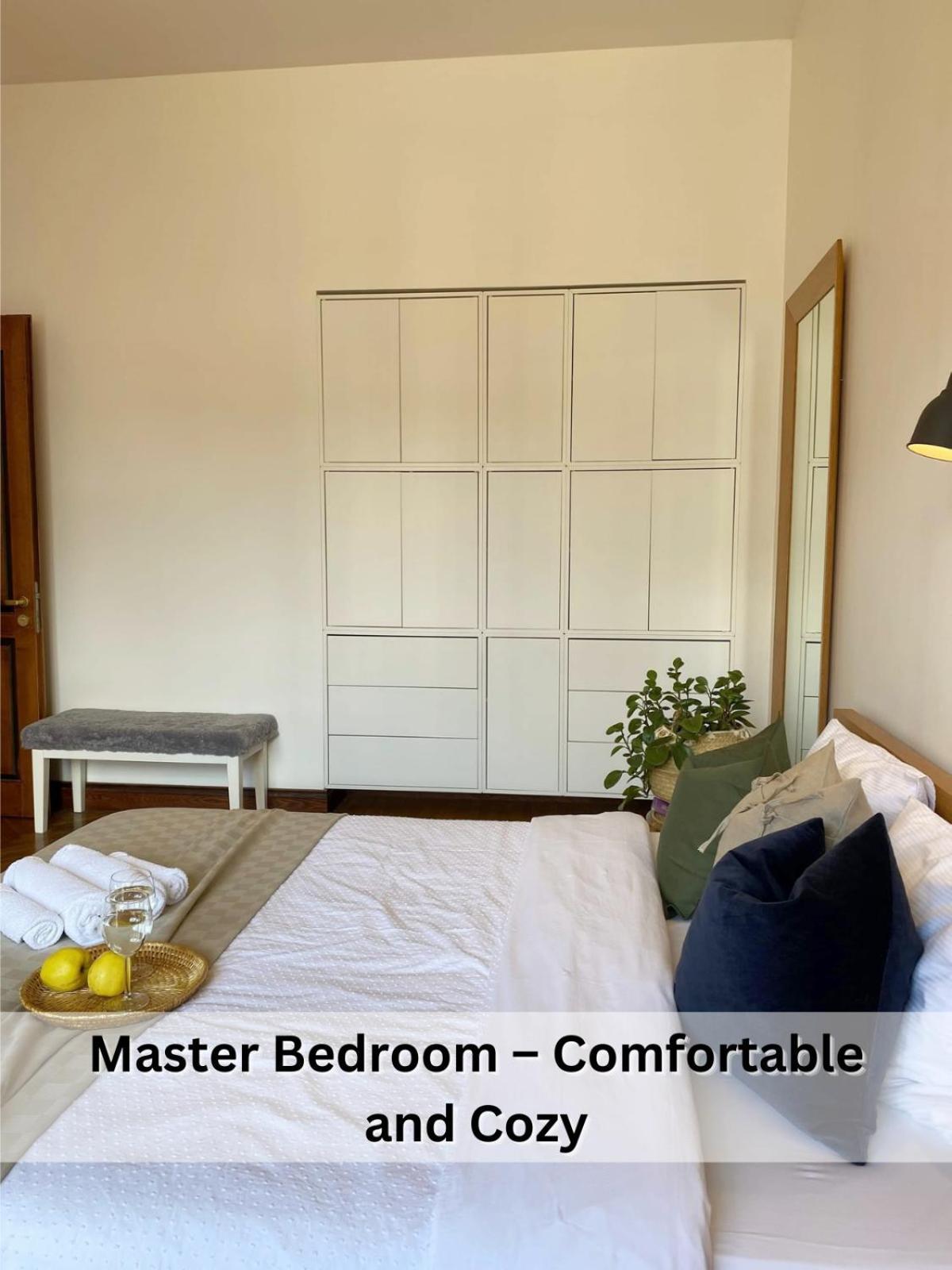 Spacious Old Town Apt, 3 Private Rooms, Sleeps 5-6 Kaunas Exterior foto